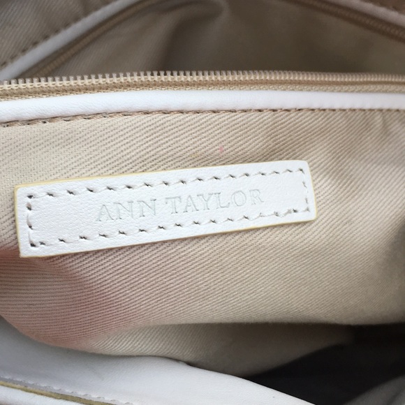 Ann Taylor creme outside pockets overlay strap - Picture 6 of 8