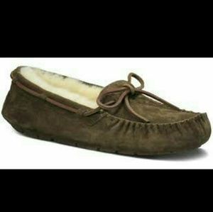 Authentic Ugg Mocassin size 5