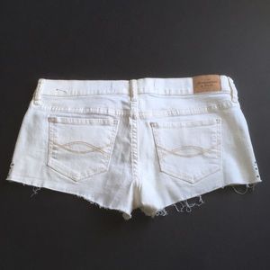 A&F white short shorts