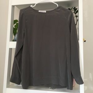 Everlane silk top blouse size S grey
