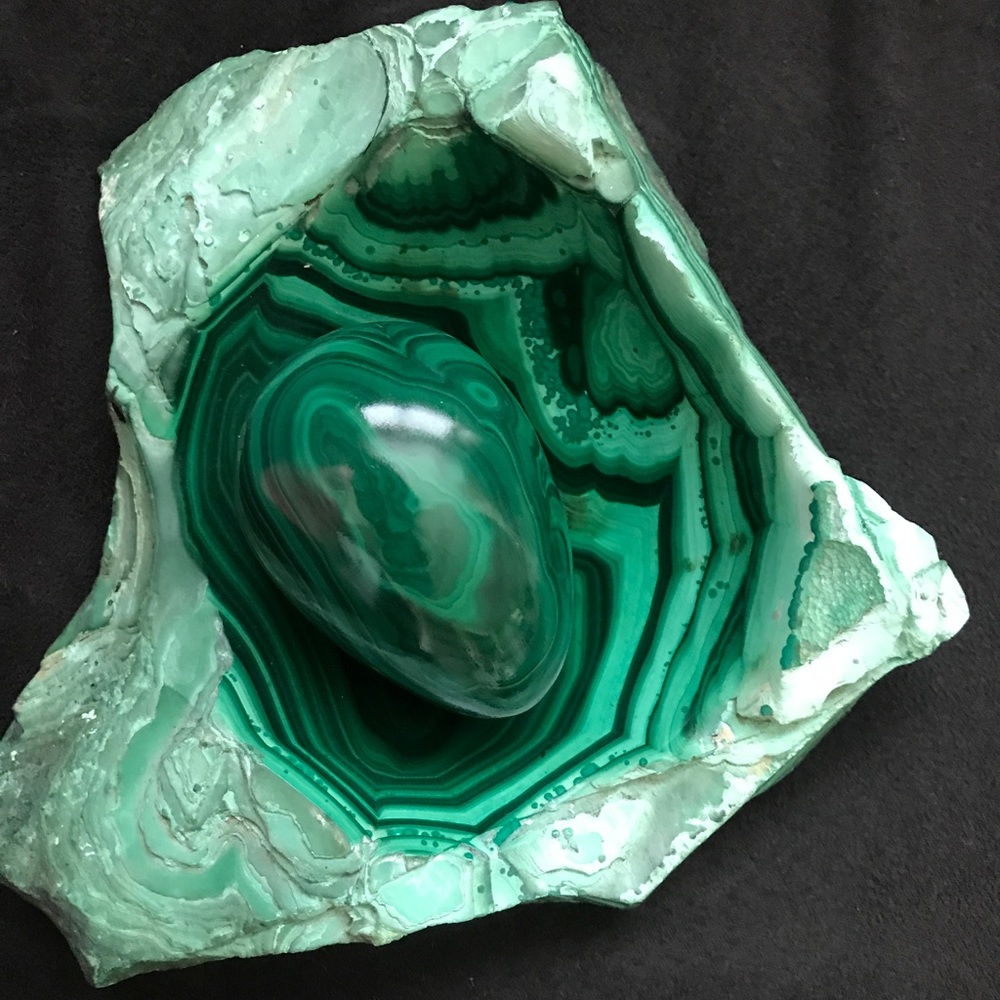 Malachite egg and ashtray