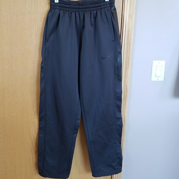 Guy's Nike Therma-fit sweats .... Medium - Picture 1 of 4