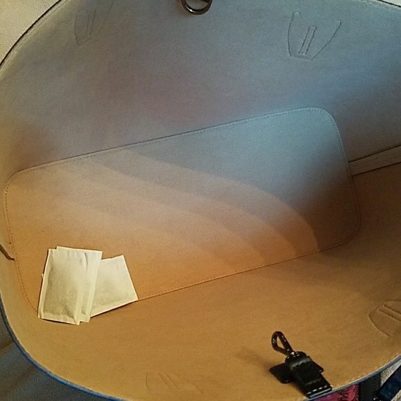 ⛔SOLD⛔MCM Galaxy Tote - Picture 2 of 4