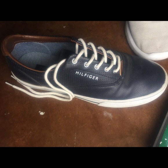 Tommy Hilfiger shoes - Picture 1 of 6