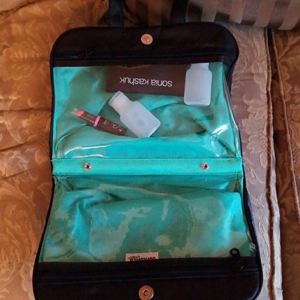 Make up carrier