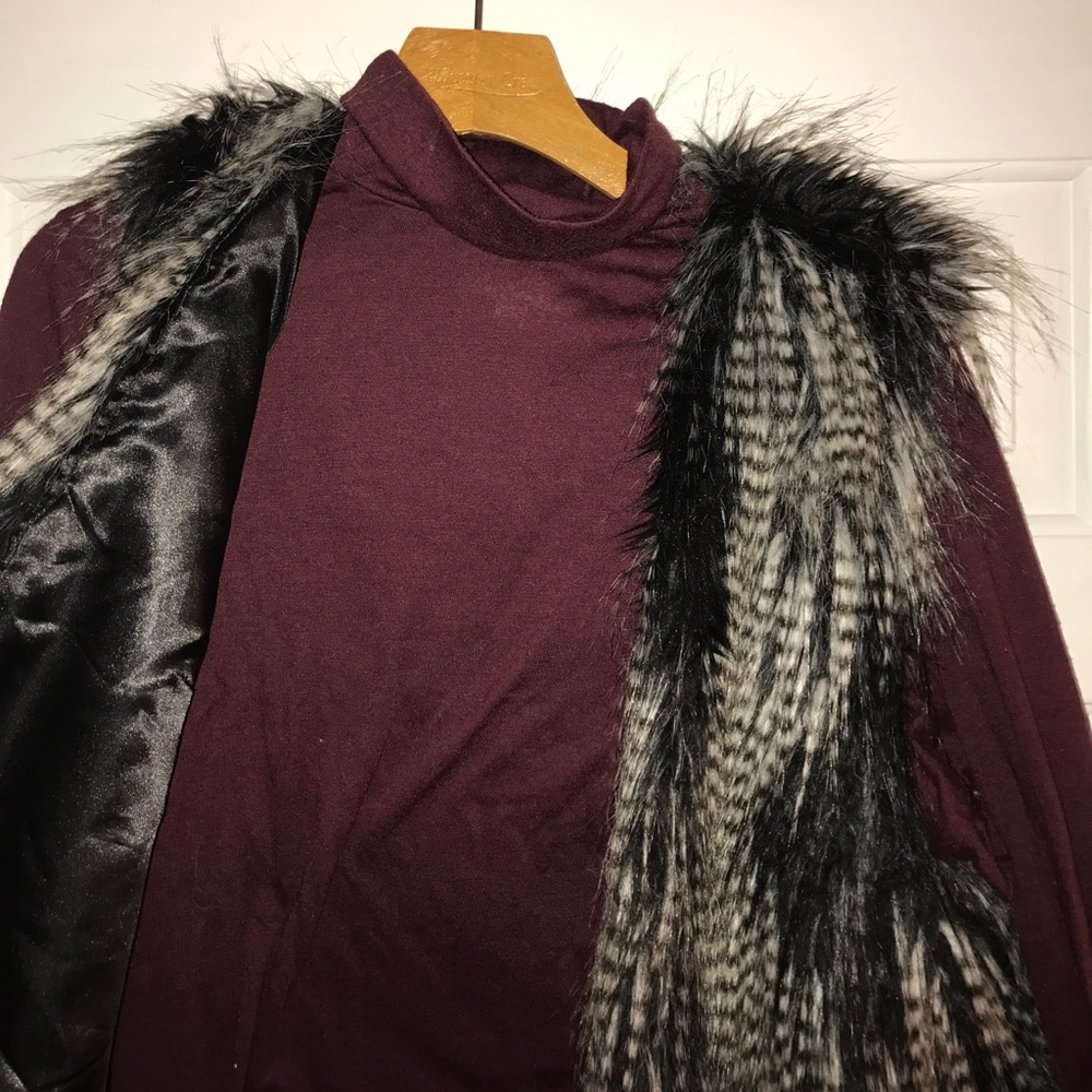 Maroon turtleneck