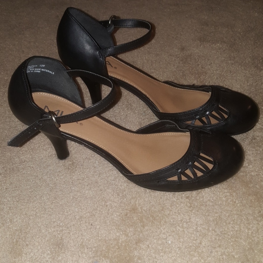 Mia Valencia d'orsay ankle strap pumps