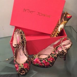 Beautiful Betsy Johnson Hi heels shoes,