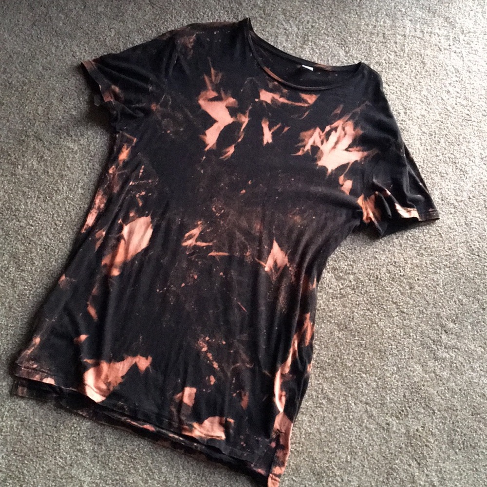 Bleached plain t-shirt .
