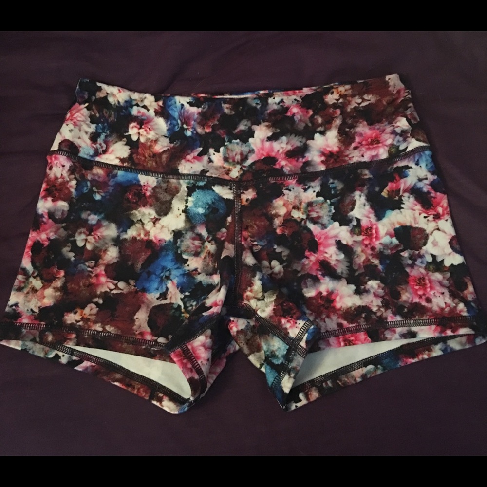 Fleo dark floral power high rise shorts