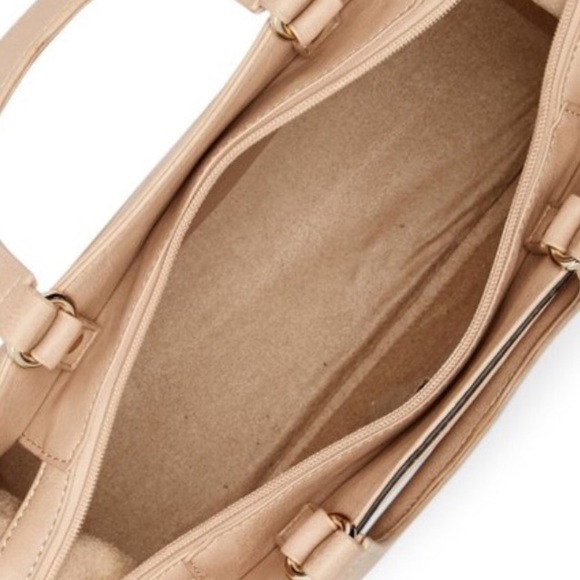 🌹NWT Trendy Wine Crossbody Satchel! - Picture 3 of 3