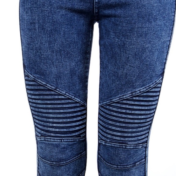 SMALL LEFT 💎 DISTRESSED DENIM MOTO JEGGINGS - Picture 4 of 6