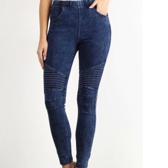 SMALL LEFT 💎 DISTRESSED DENIM MOTO JEGGINGS - Picture 2 of 6
