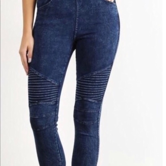 SMALL LEFT 💎 DISTRESSED DENIM MOTO JEGGINGS - Picture 3 of 6