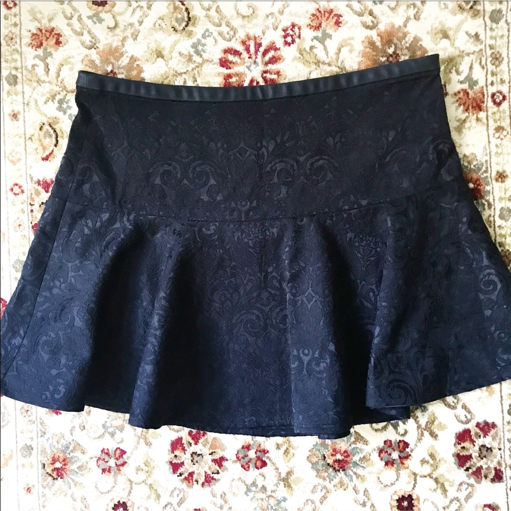 Gorgeous patterned Express Skirt BNWOT