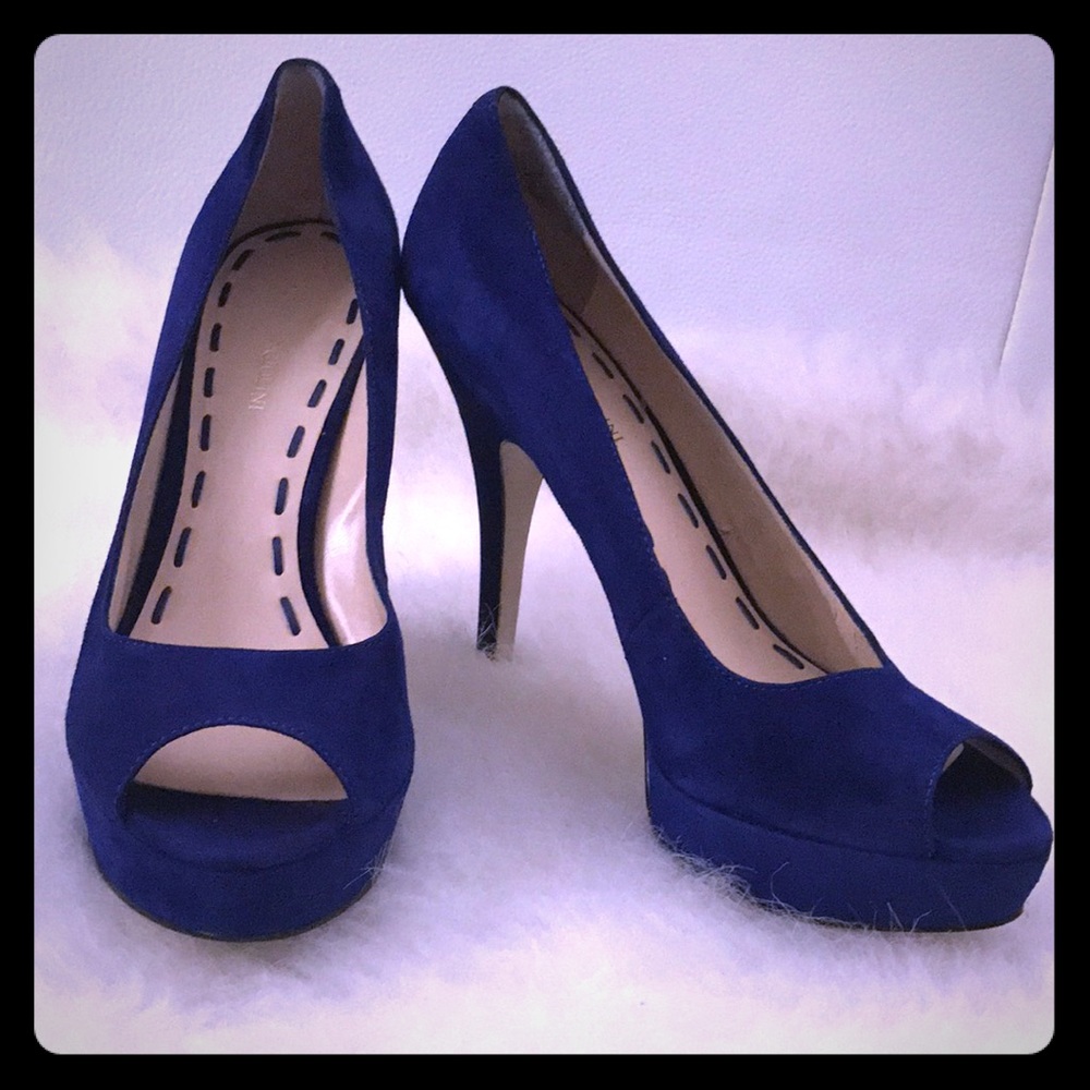 SOLD!! Enzo Angiolini royal blue heel