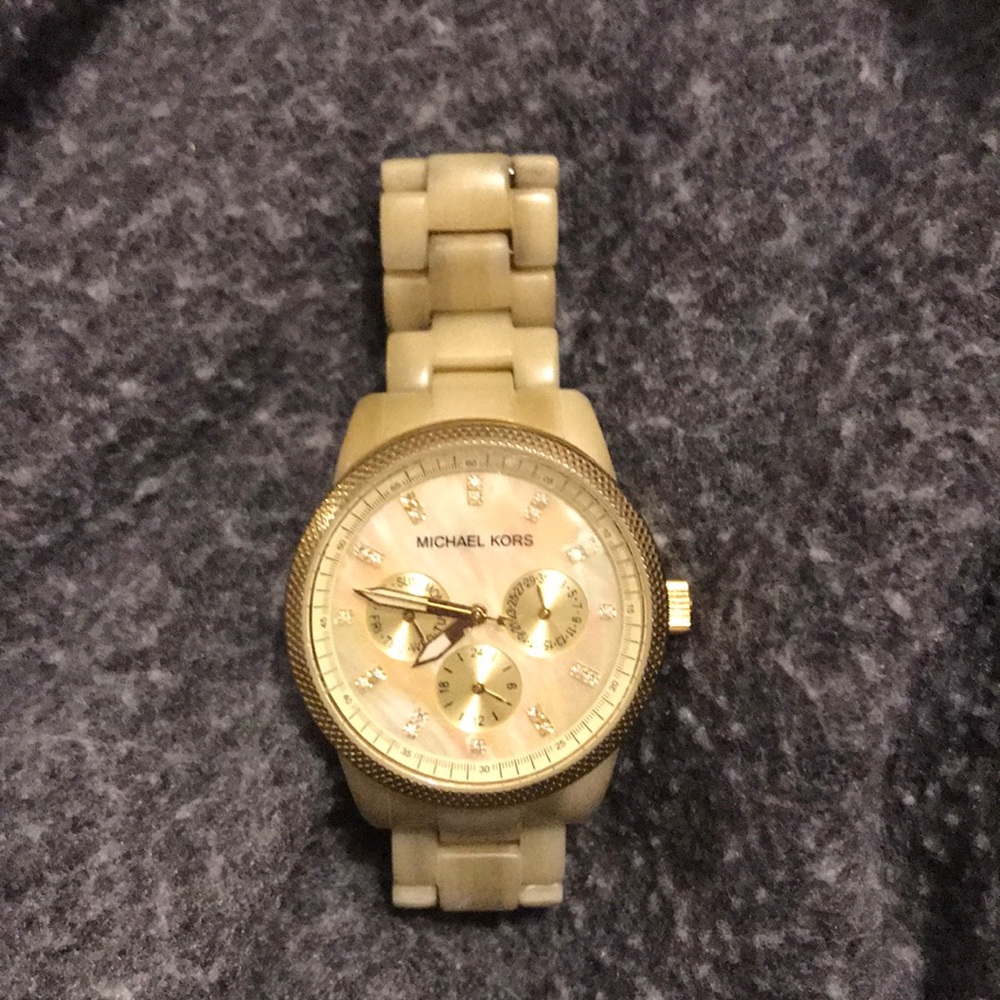 Michael Kors tan tortoise shell watch