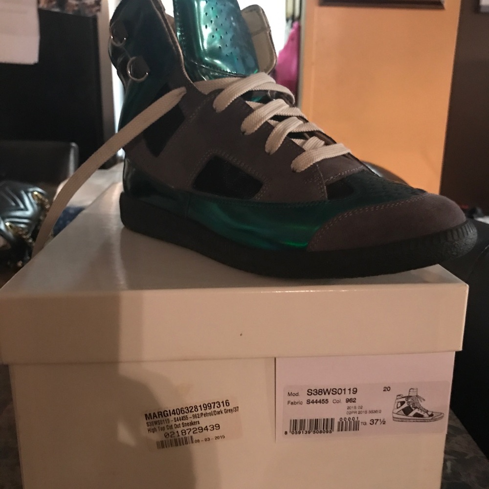 Maison Margiela's 100% Authentic in box