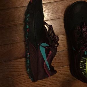 Nike running shoes burgundy and black