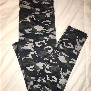 Fabletics Camo Salar Leggings