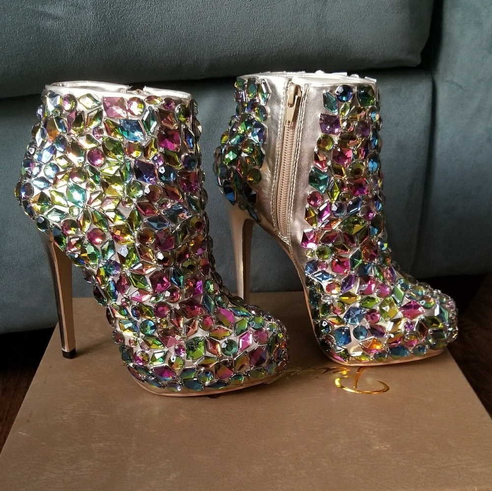 Privileged Loquat Ankle Boot Size 5.5