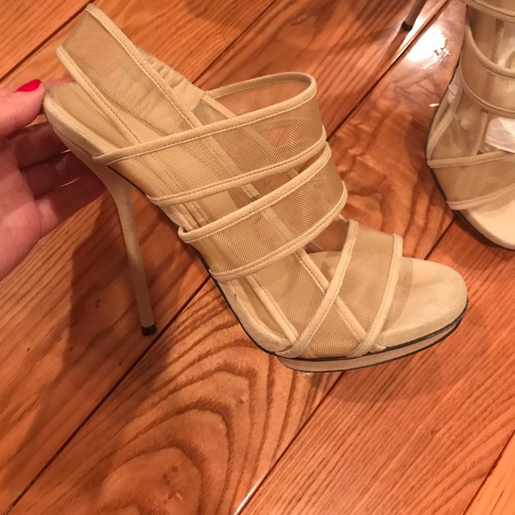 Brand new never worn Gucci heels in nude! - Picture 2 of 5