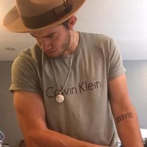 Meet your Posher, Davio