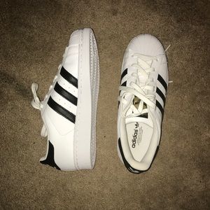 Adidas superstars