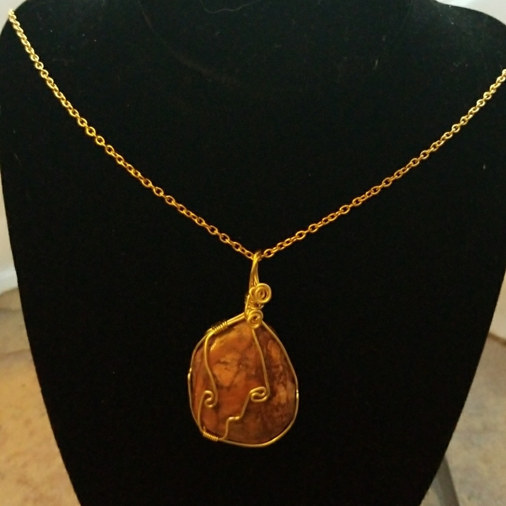 Statement size necklace