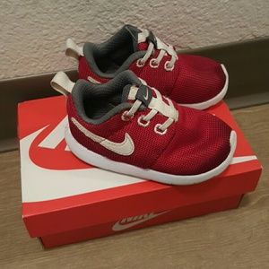 Toddler nike roshes