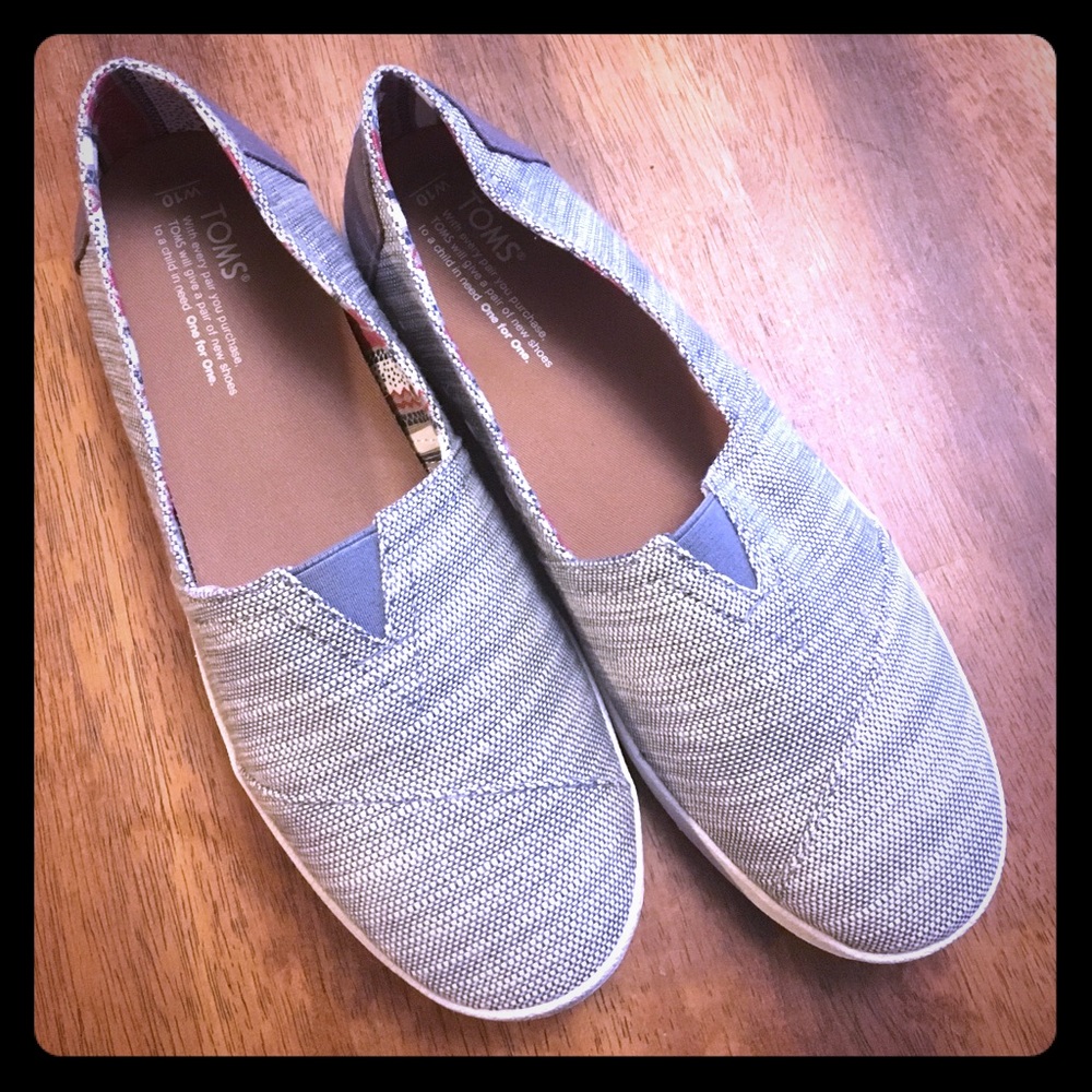 Super cute gray Toms Avalon shoes ❤️