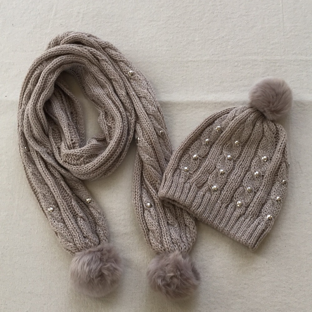 Knitted Scarf & Hat