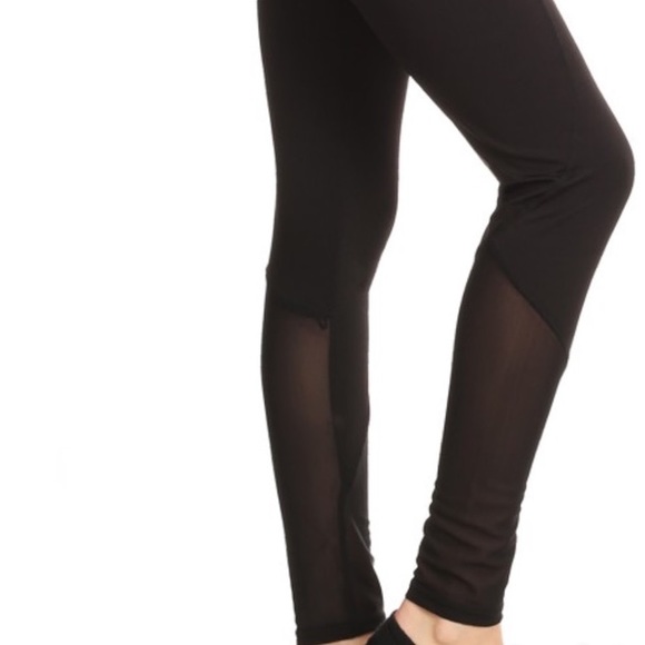 MESH PANEL YOGA LEGGINGS - Picture 3 of 8