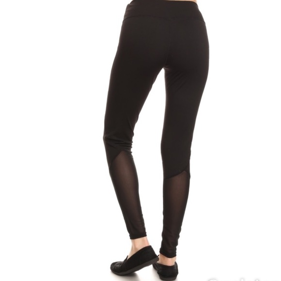 MESH PANEL YOGA LEGGINGS - Picture 4 of 8