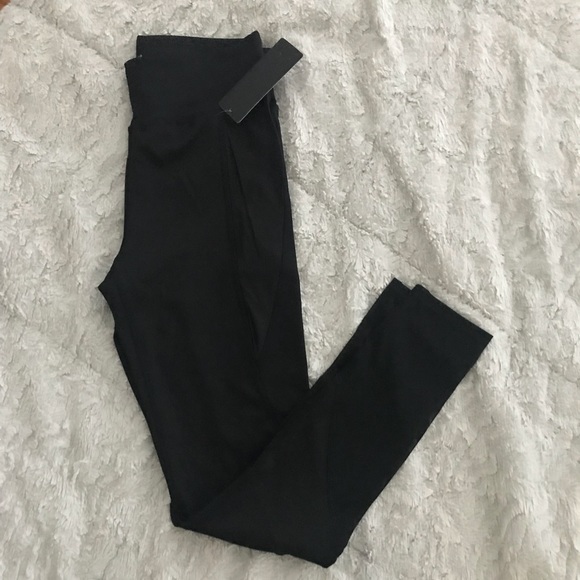 MESH PANEL YOGA LEGGINGS - Picture 8 of 8