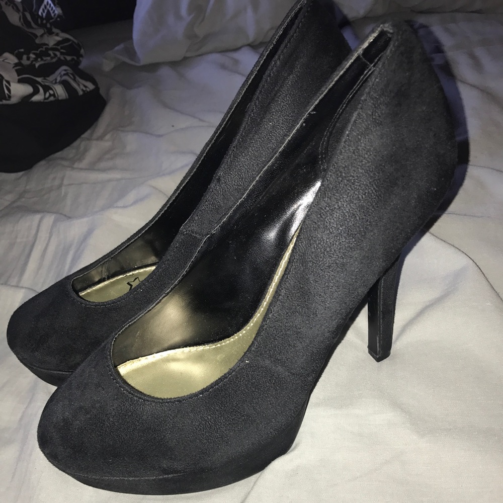 Black suede heels