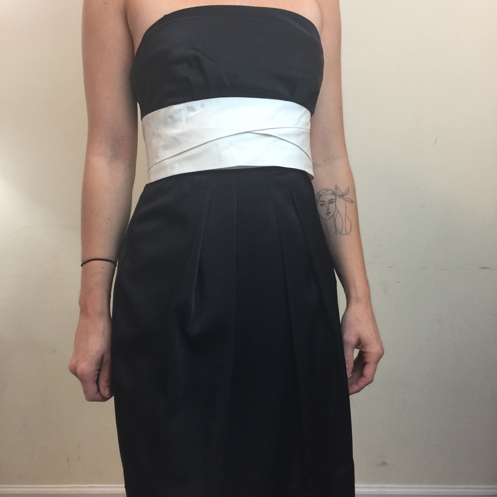 BCBGMaxAzria Black White Strapless Bow Dress - Picture 2 of 8