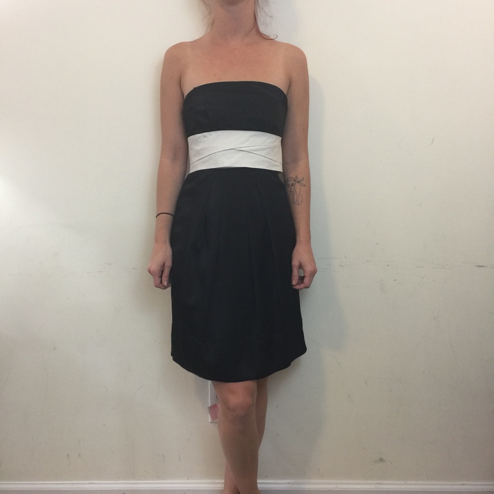 BCBGMaxAzria Black White Strapless Bow Dress - Picture 6 of 8