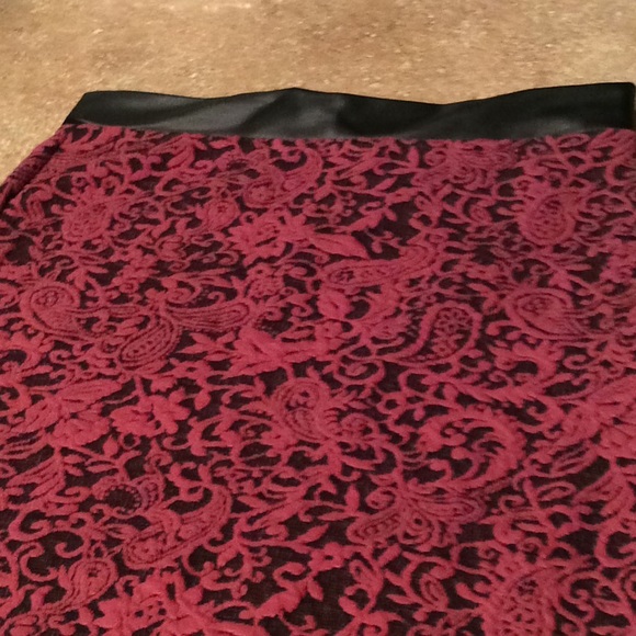 PENCIL skirt - Picture 3 of 3