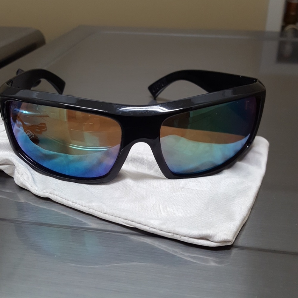 Von Zipper men's polarized sunglasses "clutch"