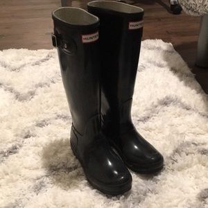 Black gloss hunter boots