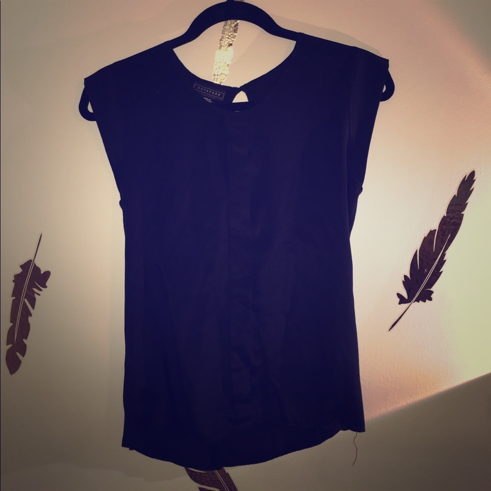 Metaphor | Black Sleeveless Shirt