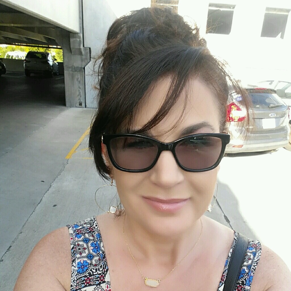 Meet your Posher, Annie