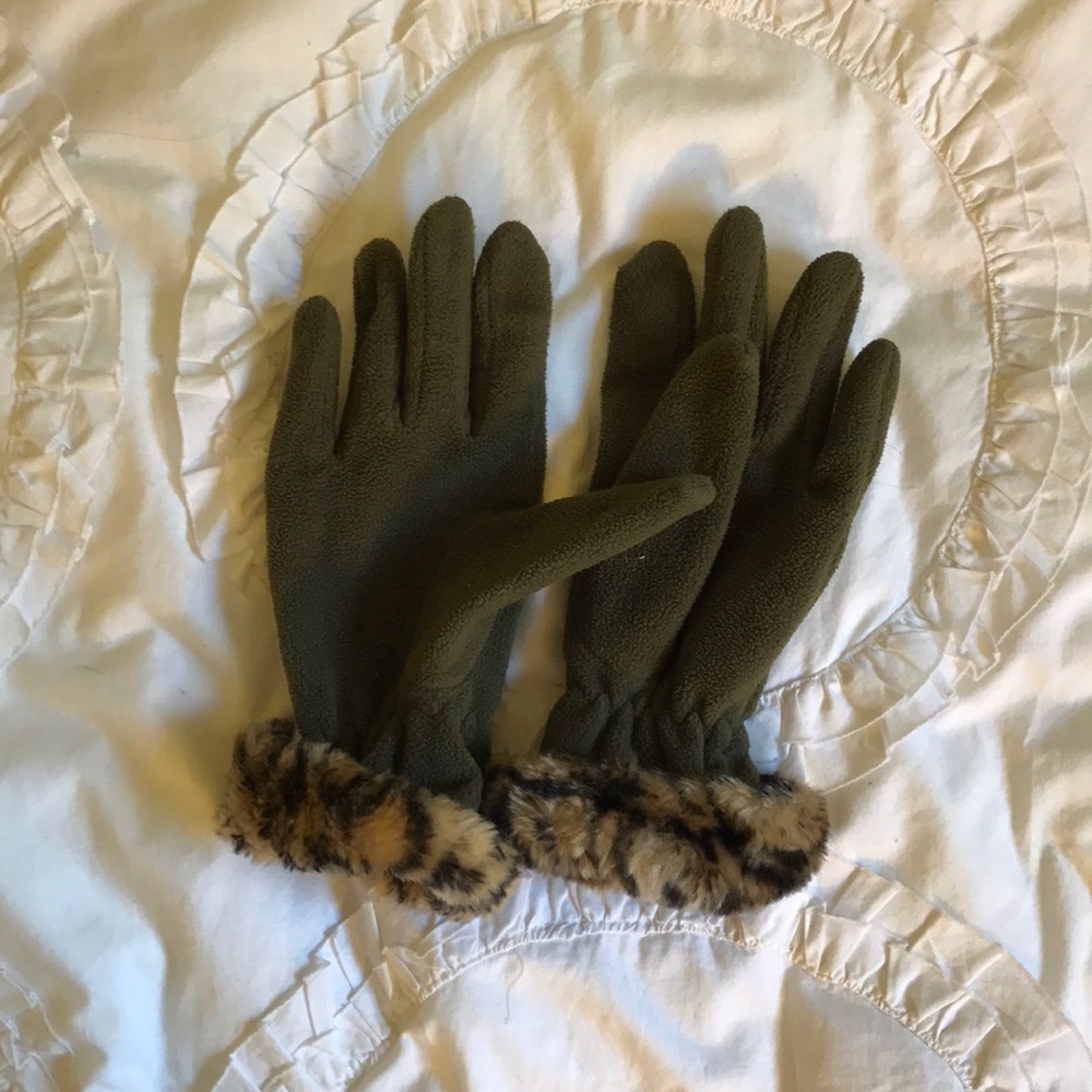 olive green gloves