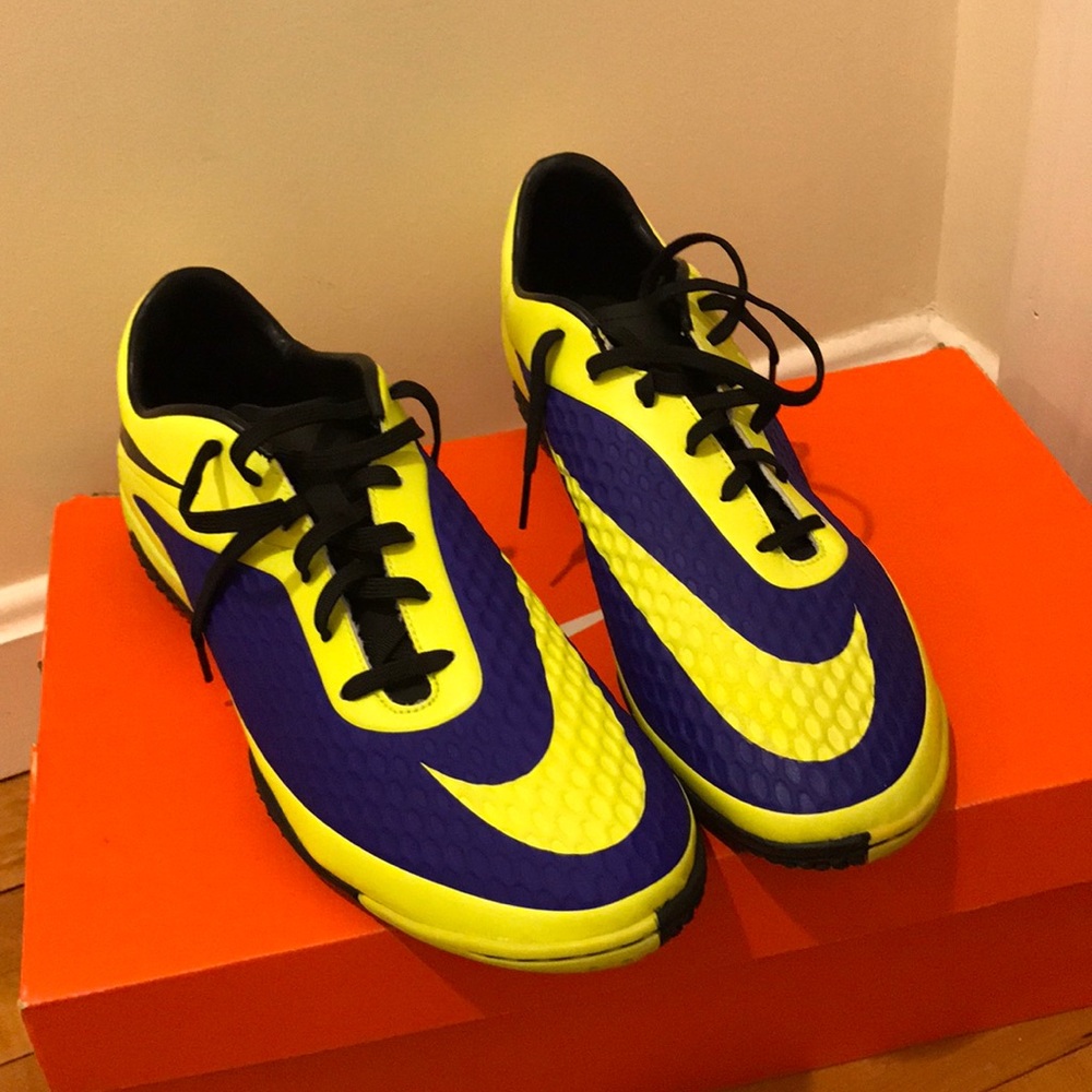 Sneakers - Picture 2 of 2