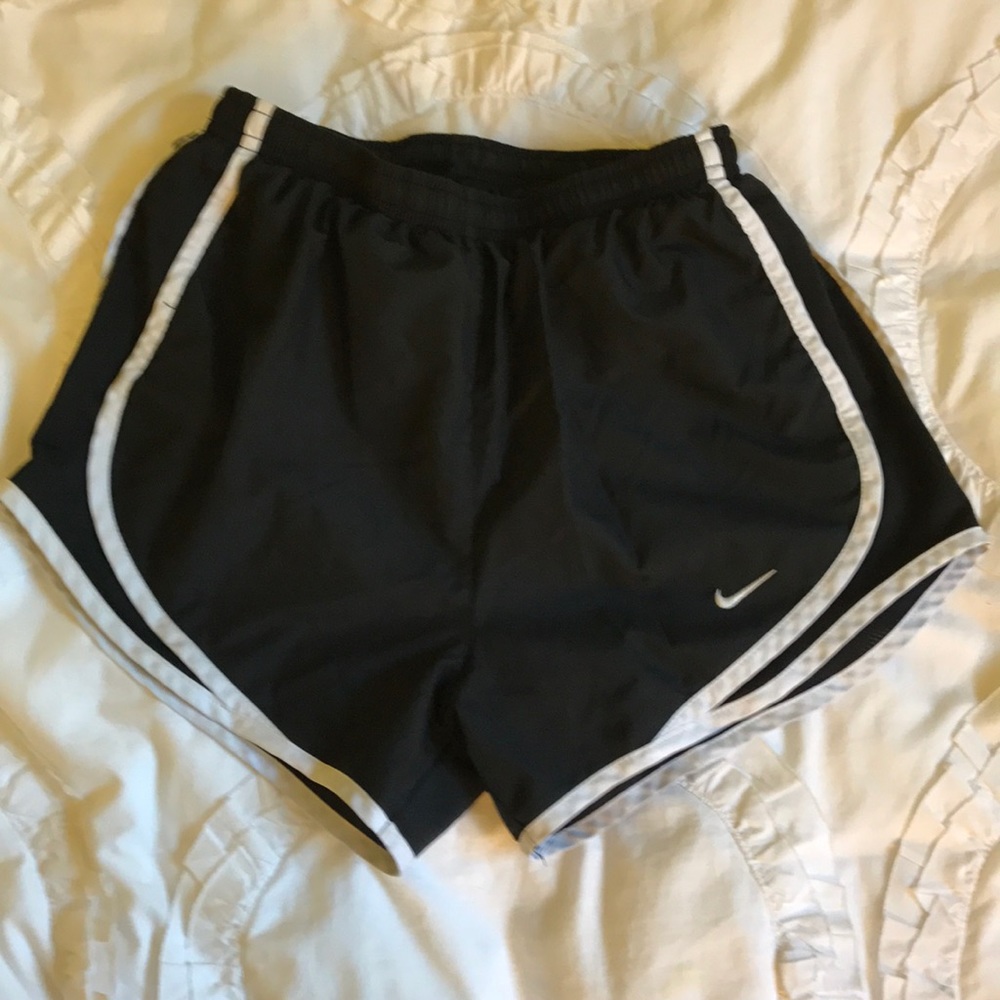 nike dry fit running shorts black and white