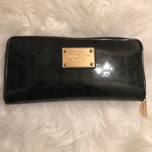 Michael Kors continental Monogram Wallet large