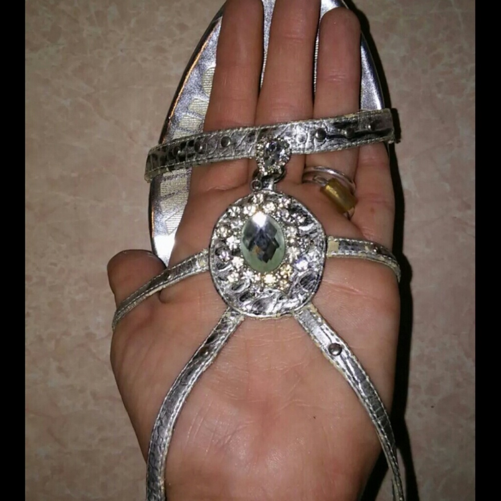 Heels - Picture 2 of 2