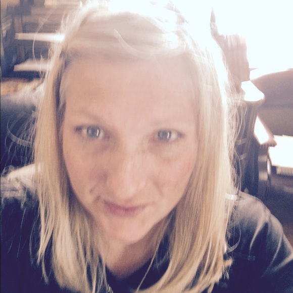 Meet your Posher, Heather - Picture 3 of 3