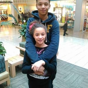 Meet your Posher, Ebony